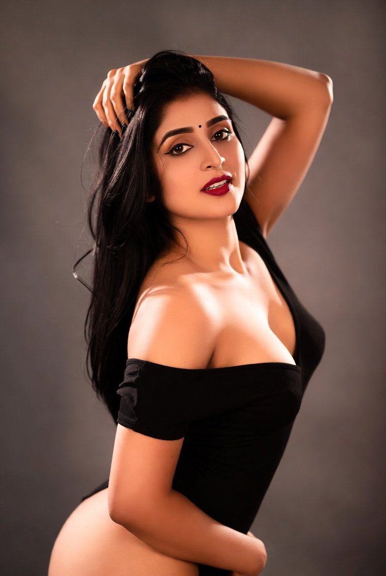 Seductive Chennai Call Girl Profile Image